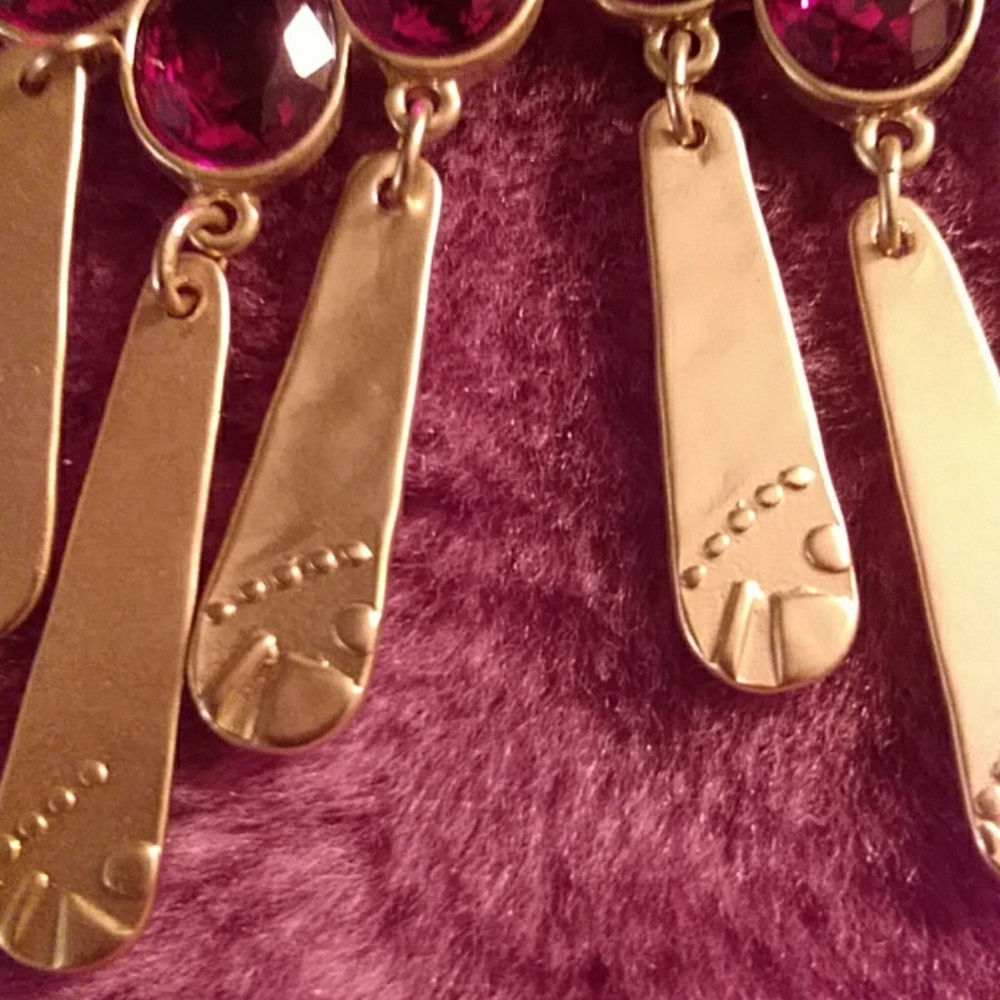 💝!NEW!! Red and matte goldtone earrings. - Picture 3 of 4